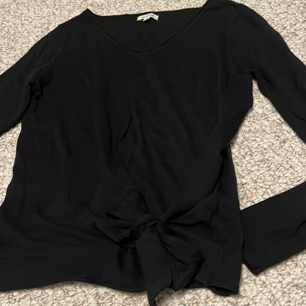 Max studio black v-neck